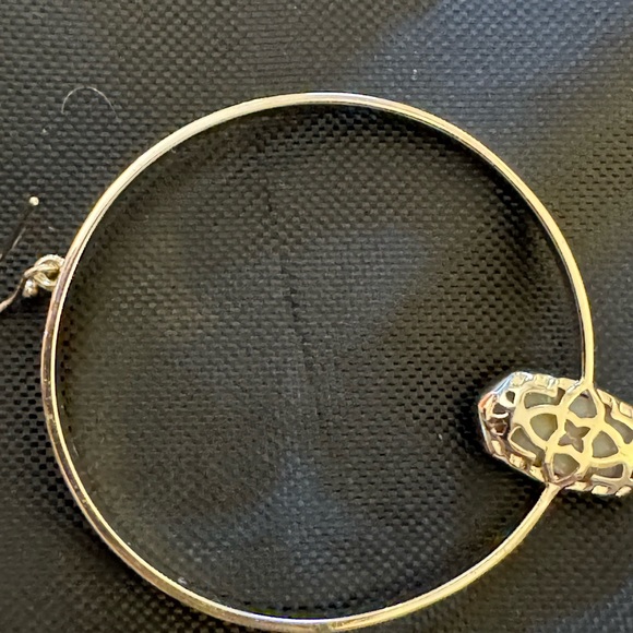 Kendra Scott - SALE TODAY ONLY!!!!!! MAKE ME AN OFFER - Picture 6 of 6